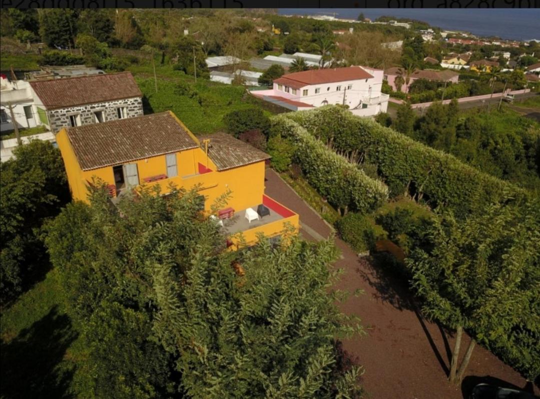 Villa A Casa Amarela Capelas Exterior foto