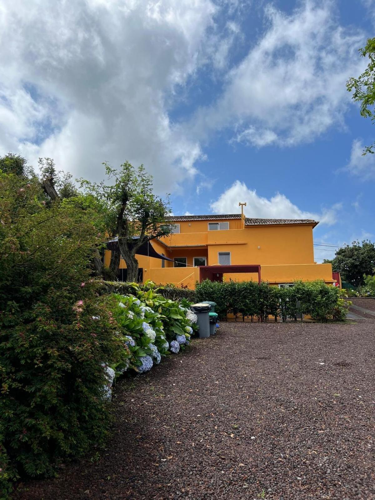 Villa A Casa Amarela Capelas Exterior foto
