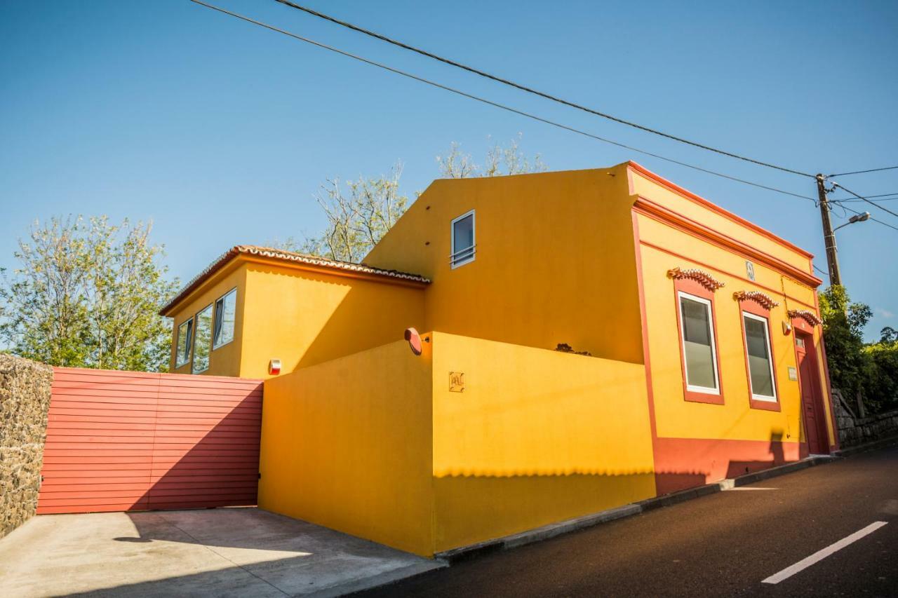 Villa A Casa Amarela Capelas Exterior foto