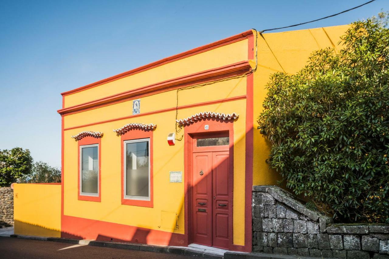 Villa A Casa Amarela Capelas Exterior foto